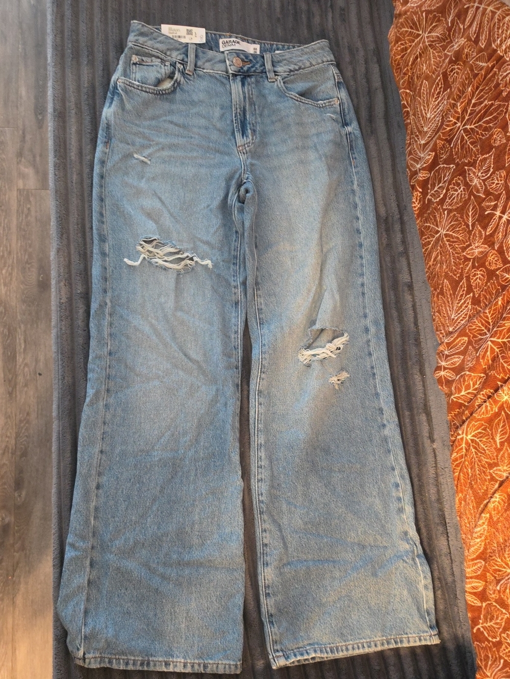 Women's GARAGE Light Blue Distressed DENIM Jeans size 03/26 NEW WITH TAG